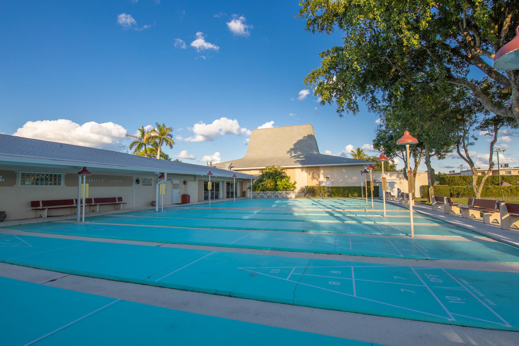 LAKE CLARKE GARDENS COND - Residential