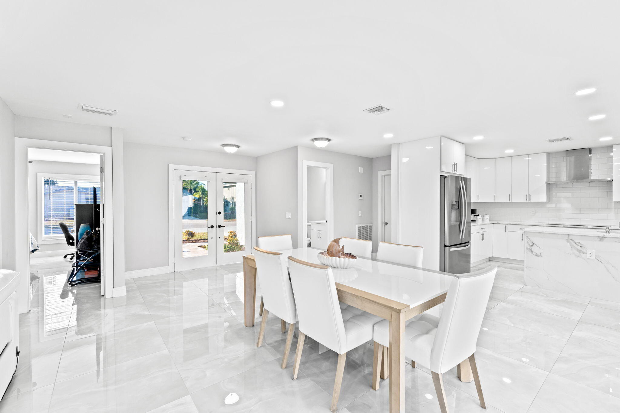 12293 Old Country Road S