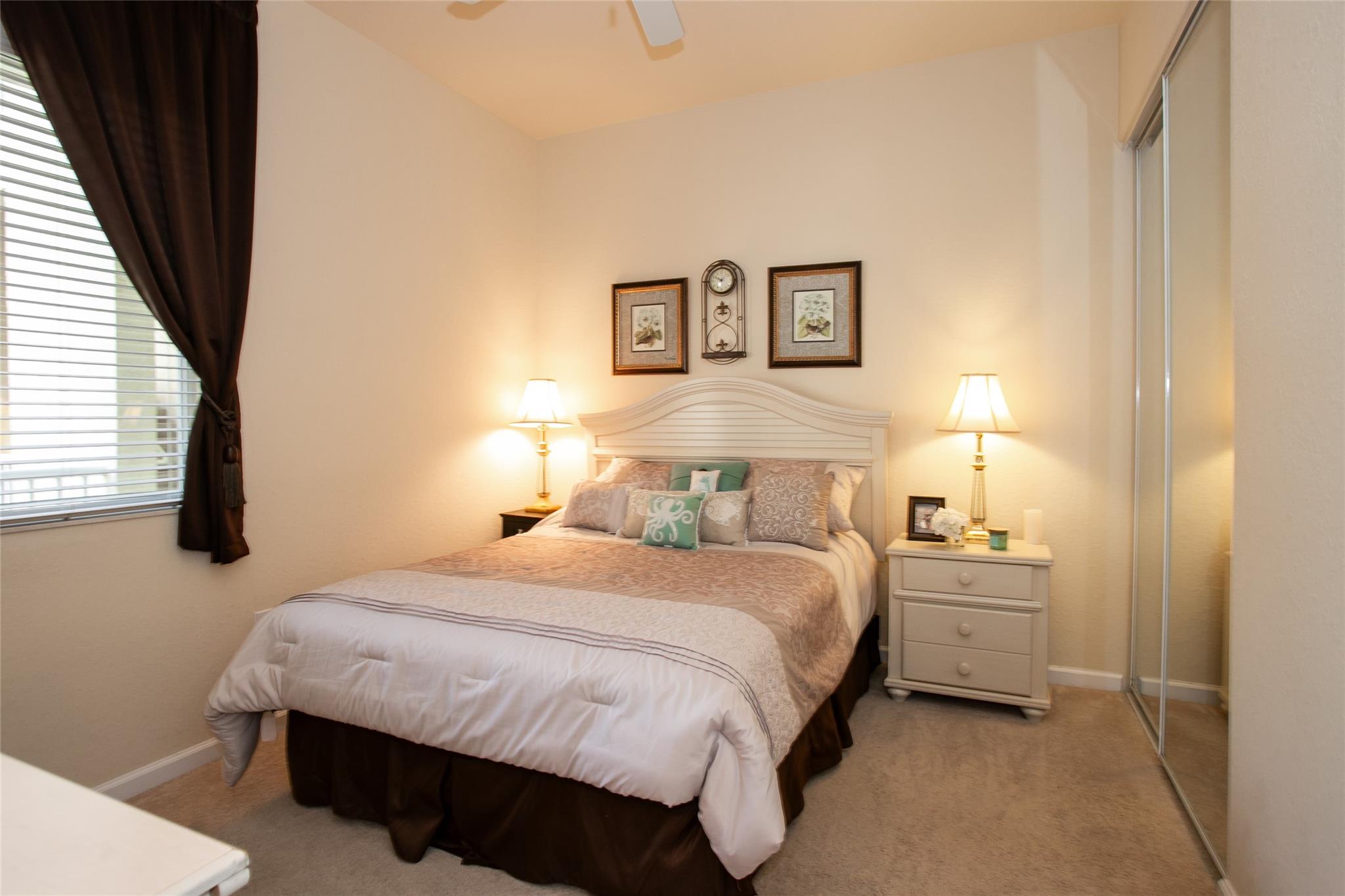 Royal Point - Residential