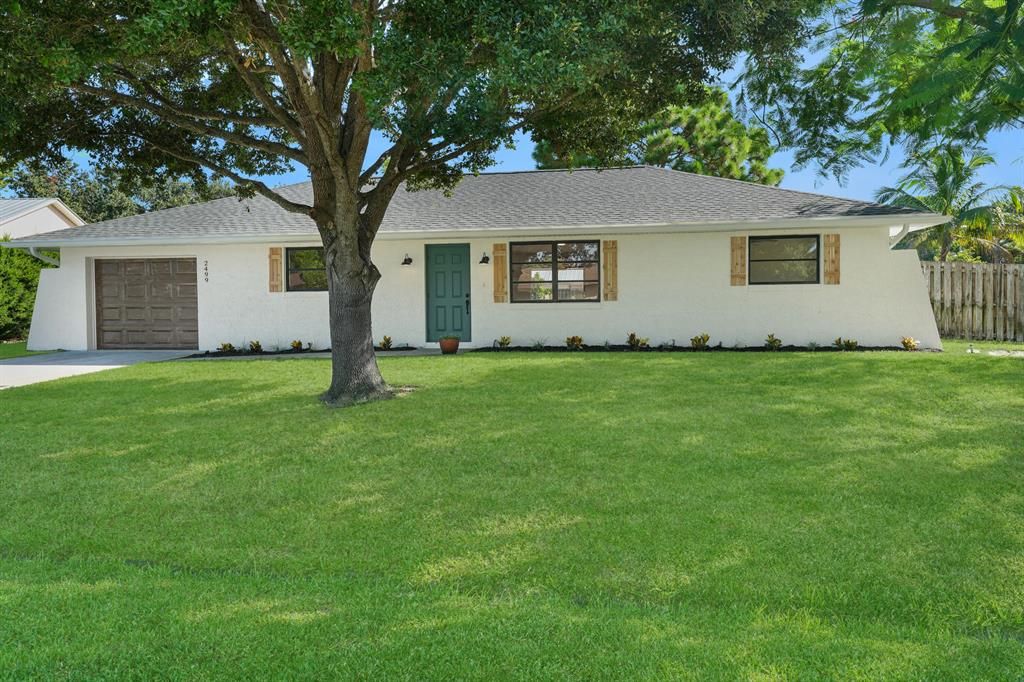 Photo of 2499 SE Tracy Avenue Ave, Port St Lucie, FL 34952 (MLS # R10826000)