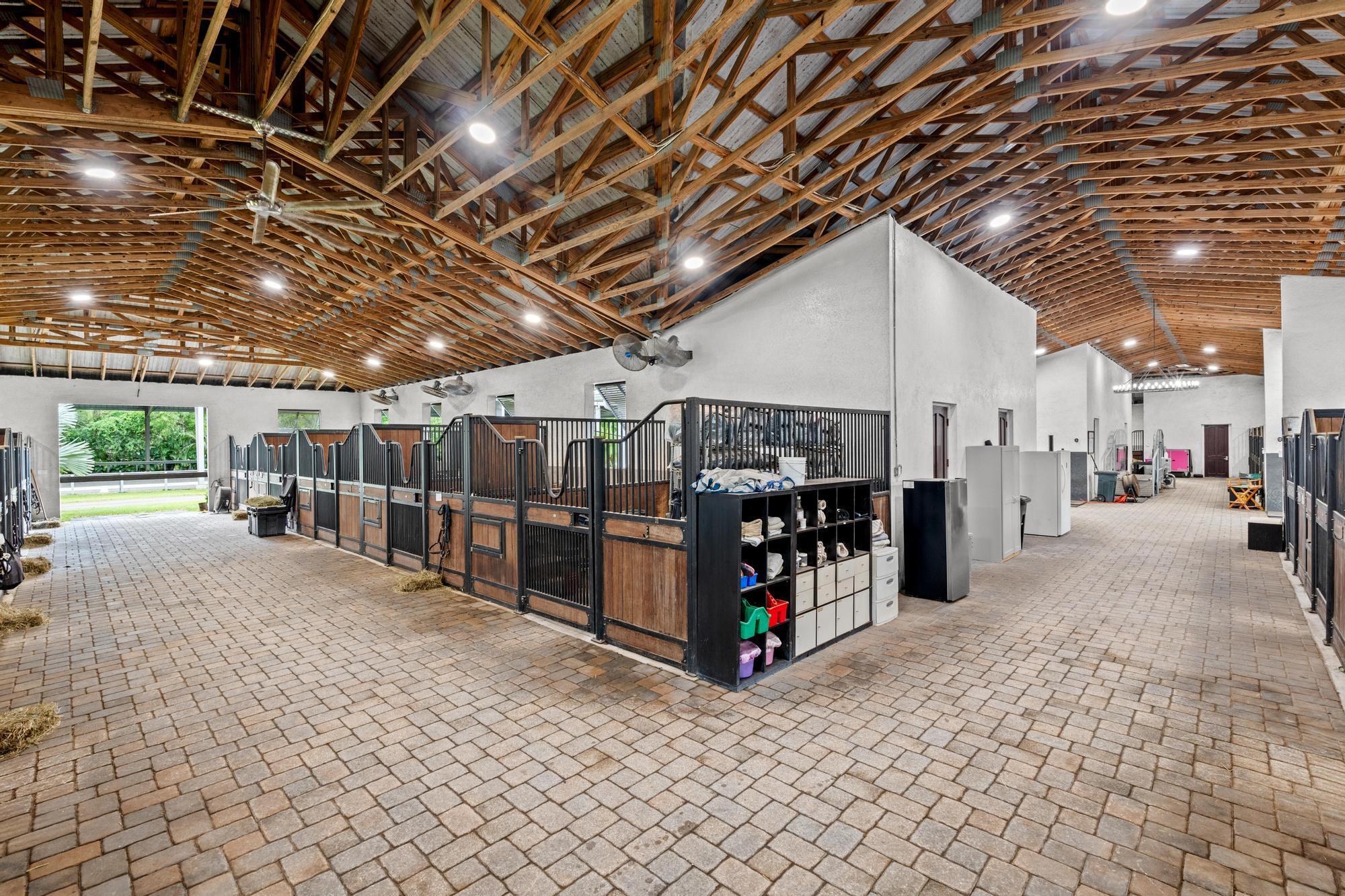 LOXAHATCHEE GROVES - Residential Lease