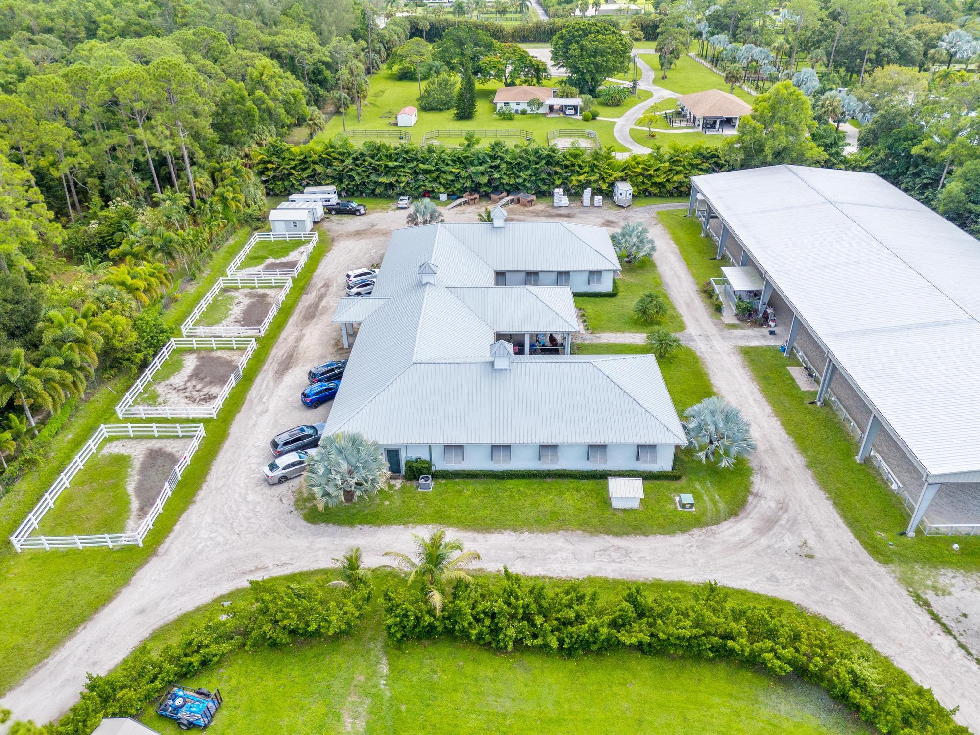 LOXAHATCHEE GROVES - Residential Lease