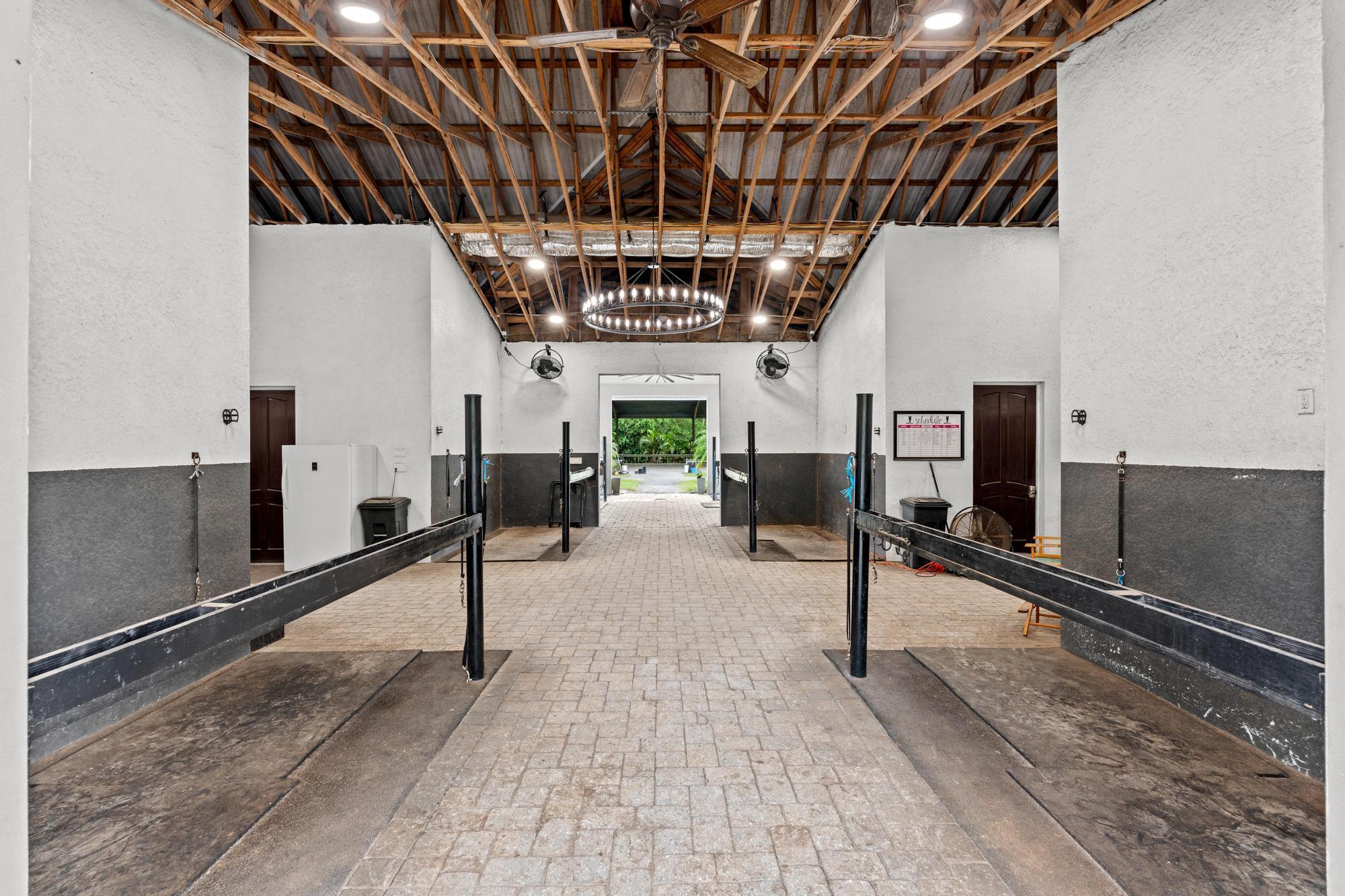 LOXAHATCHEE GROVES - Residential Lease