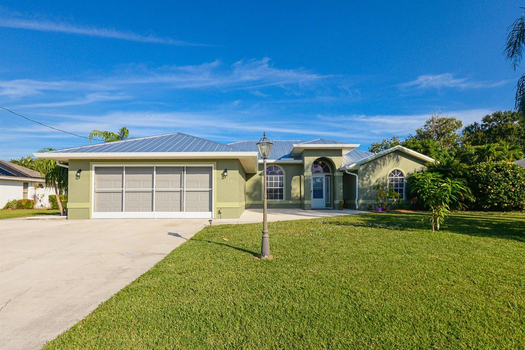 Photo of 2537 SE Hallahan Street, Port St Lucie, FL 34952 (MLS # R10935153)