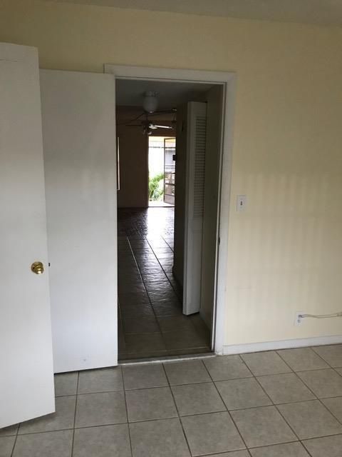 A home in Lauderdale Lakes