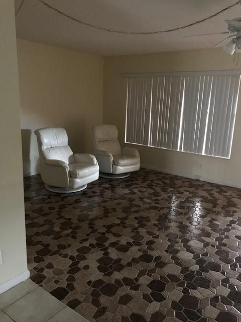 A home in Lauderdale Lakes