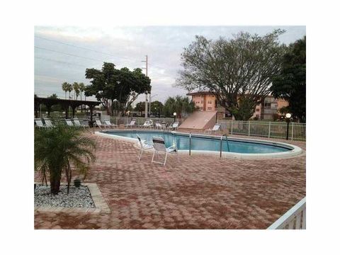 A home in Lauderdale Lakes