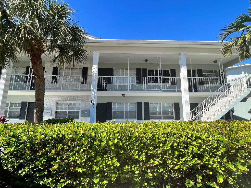 Santa Barbara Shores 33-2 - Residential Lease