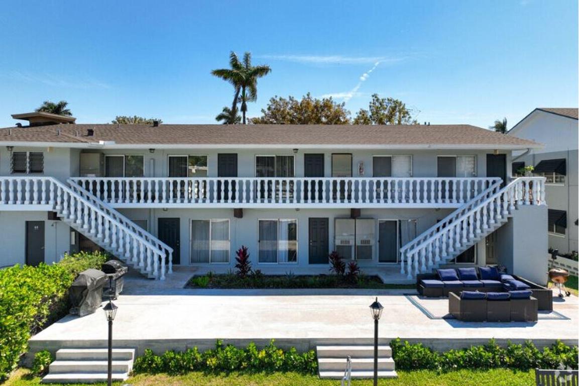 Santa Barbara Shores 33-2 - Residential Lease