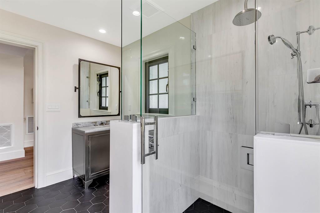 EL CID IN - Residential