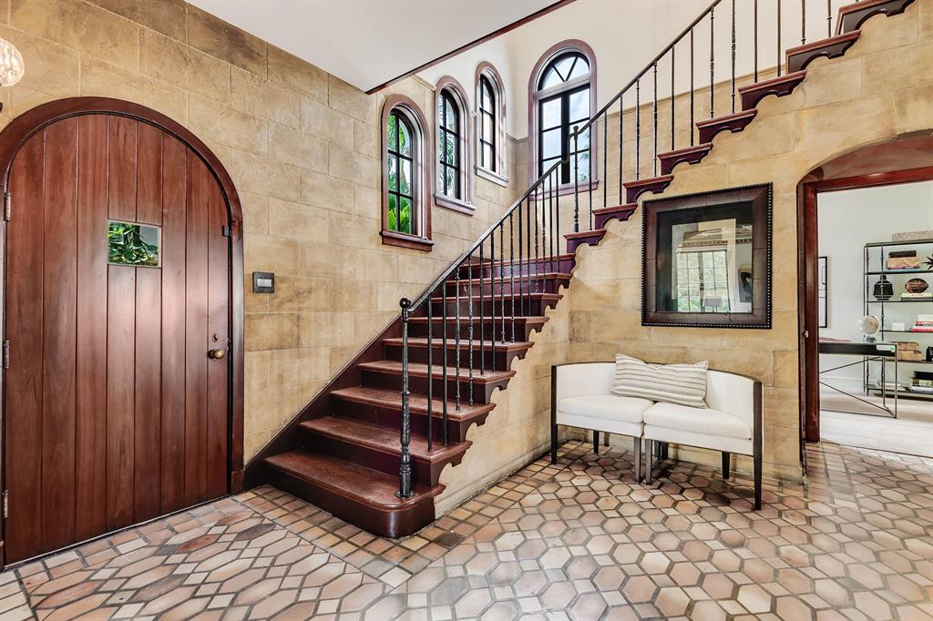 EL CID IN - Residential