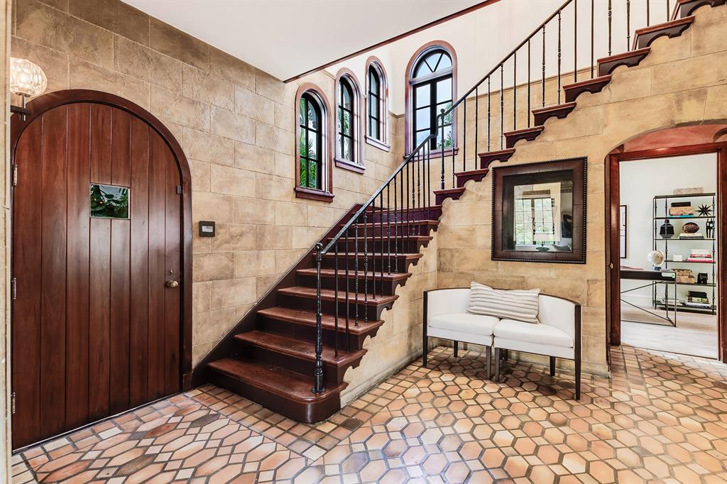 EL CID IN - Residential