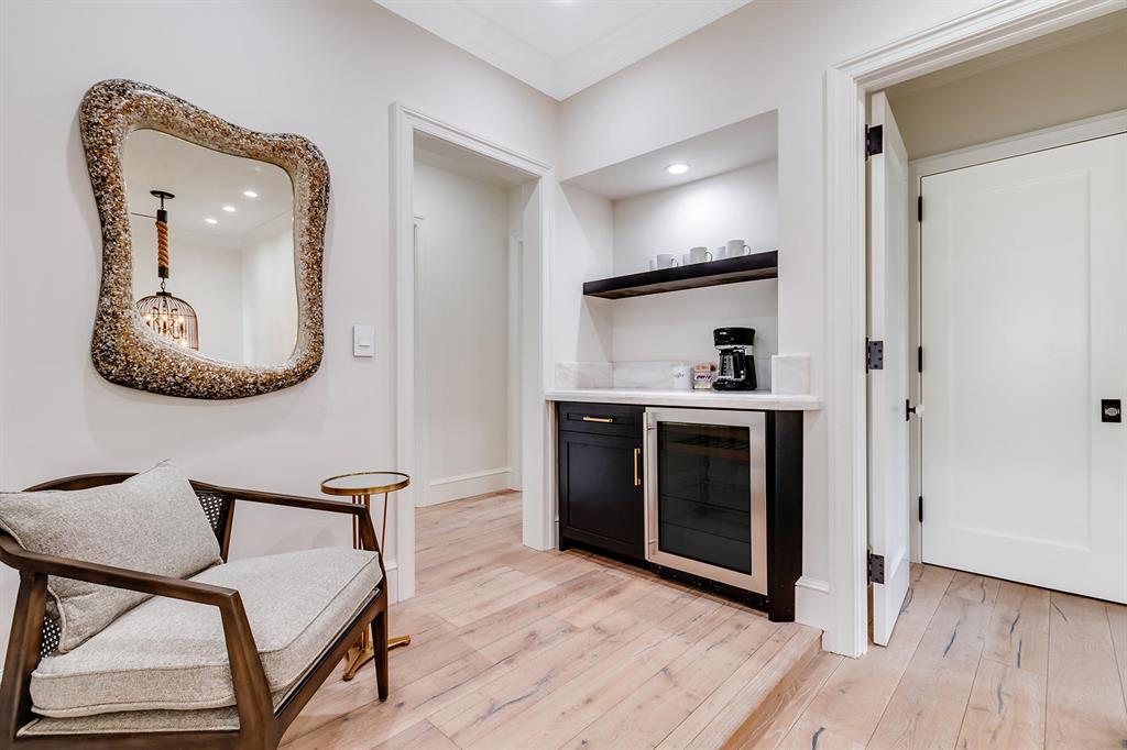 EL CID IN - Residential