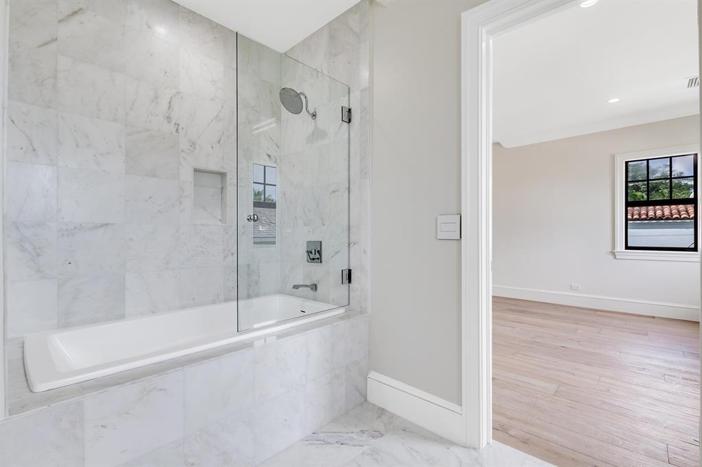 EL CID IN - Residential