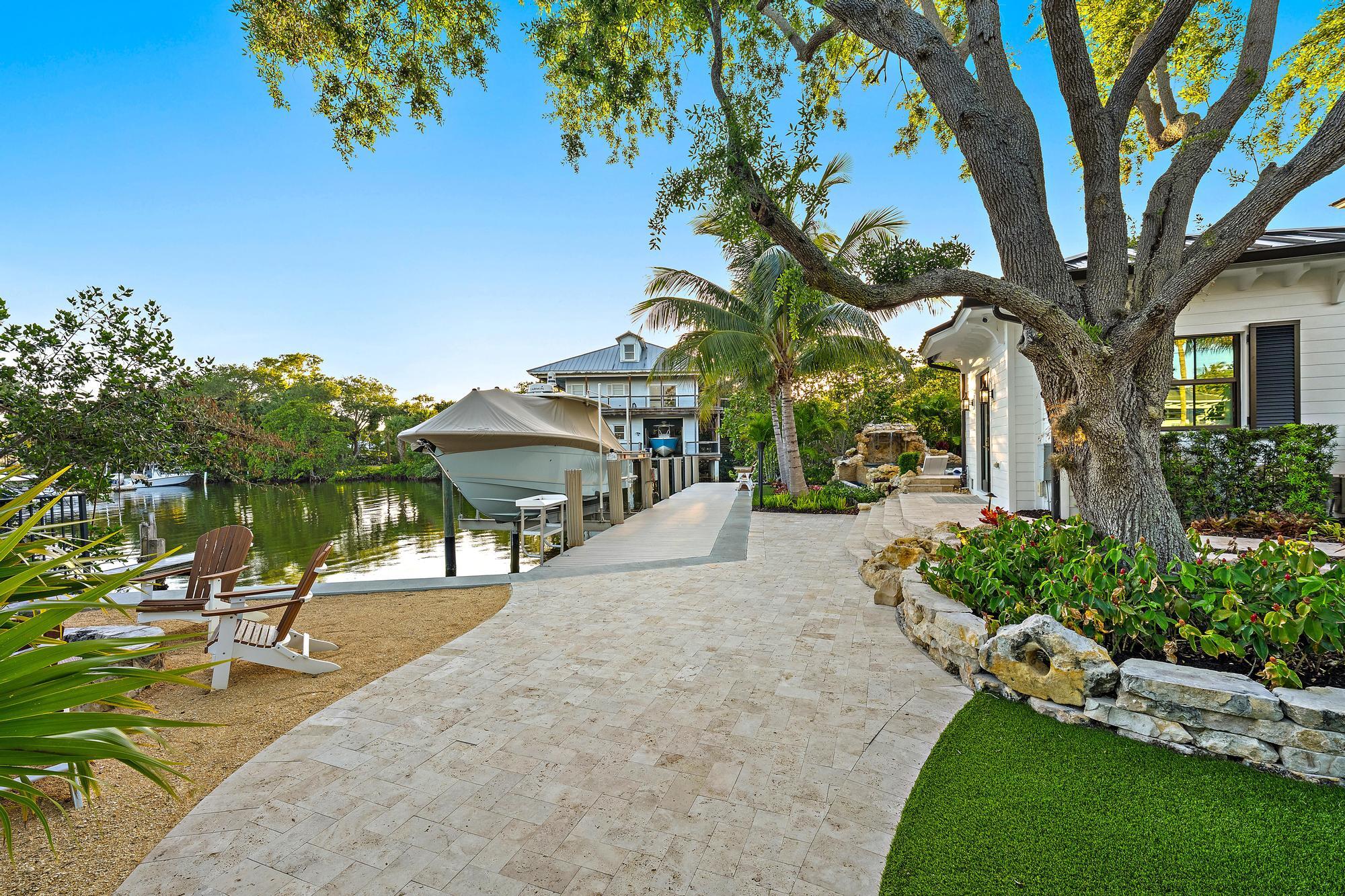 942 Pompano Drive