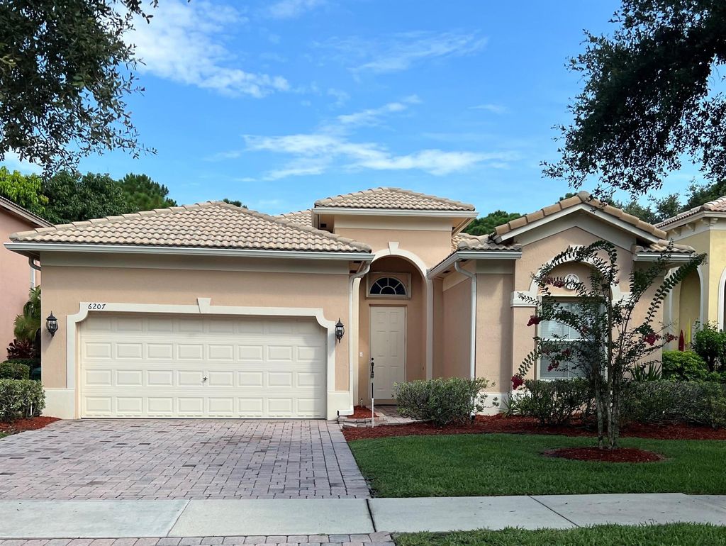 Photo of 6207 Arlington Way, Fort Pierce, FL 34951 (MLS # R10905686)