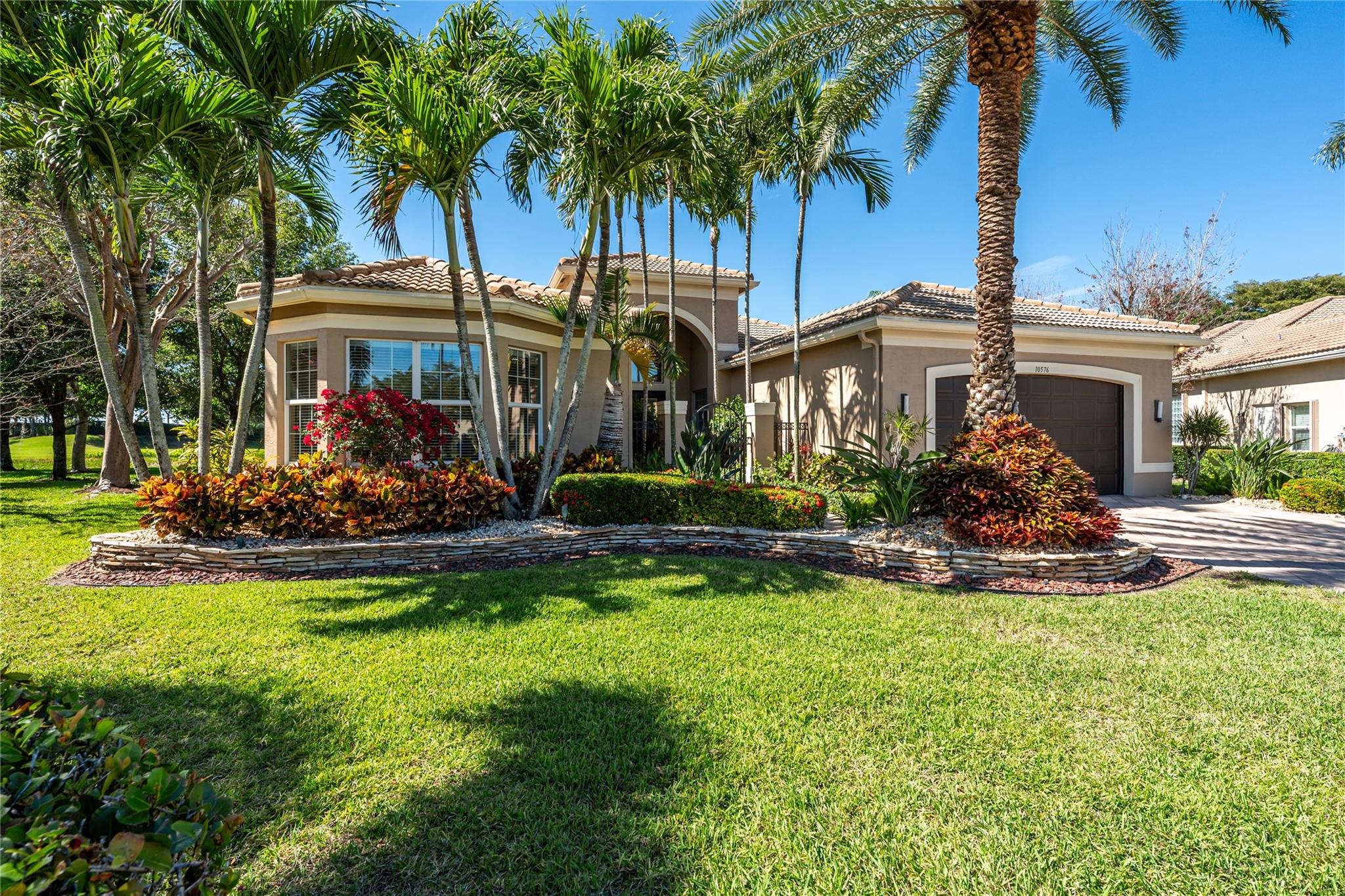 10576 Whitewind Cir