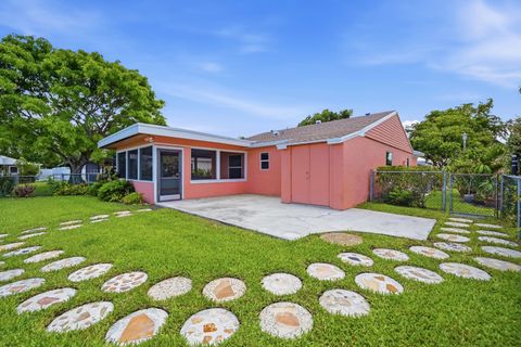 Tiny photo for 8131 Country Park Drive, Boca Raton, FL 33433 (MLS # B26034869)
