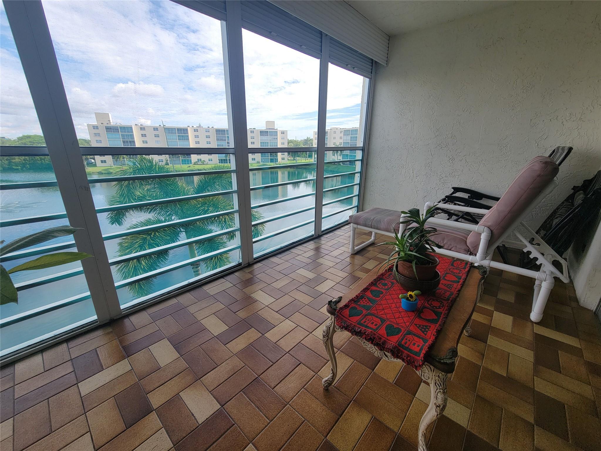 Meadowbrook Lakes - Residential