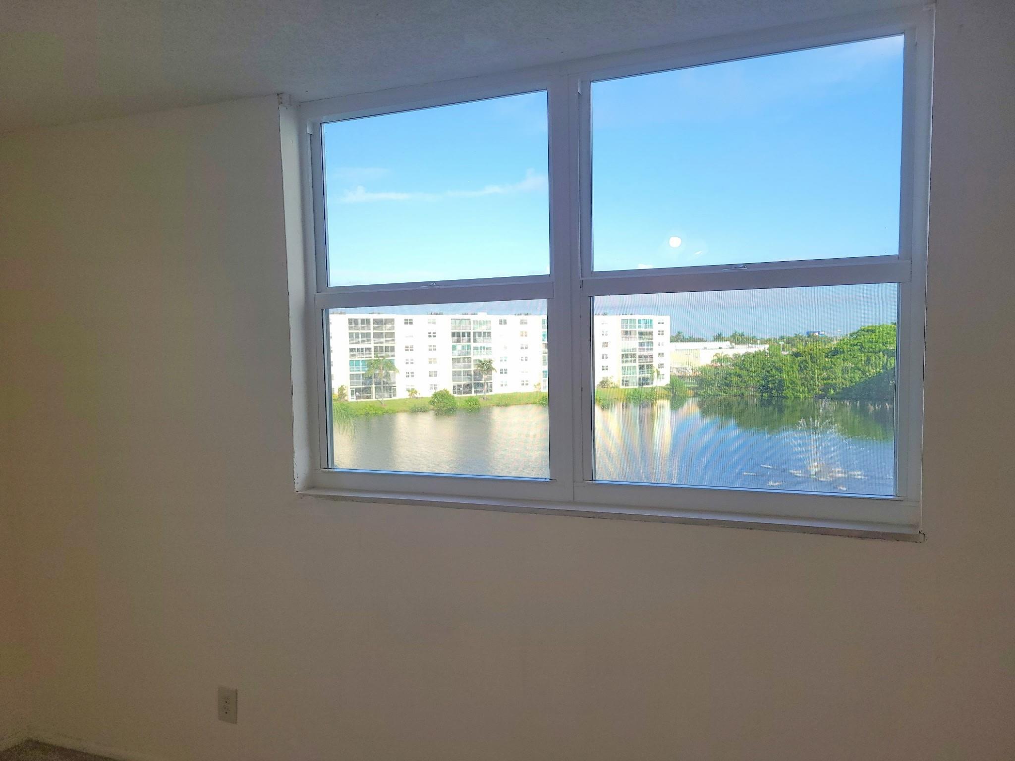 Meadowbrook Lakes - Residential