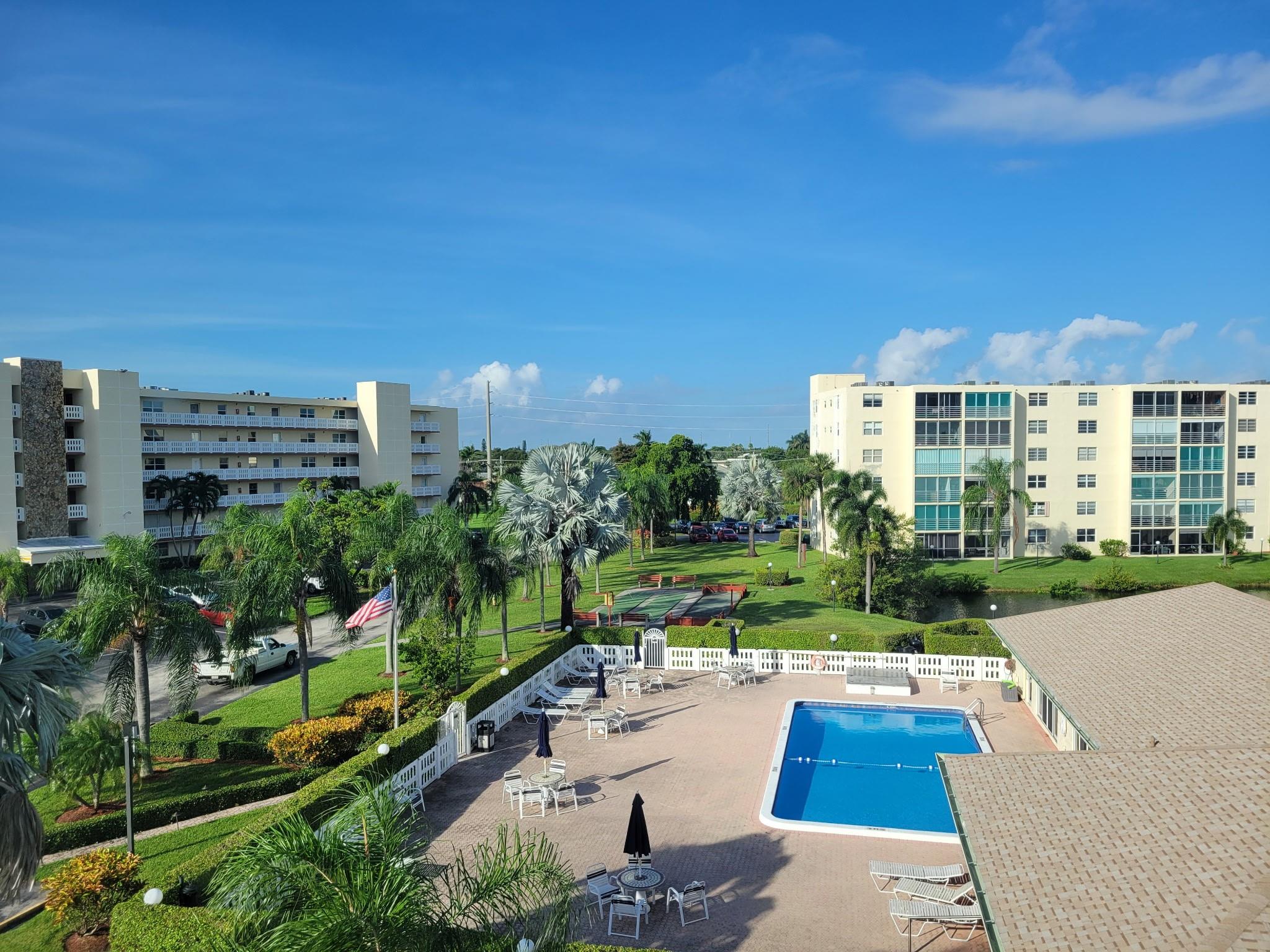 Meadowbrook Lakes - Residential