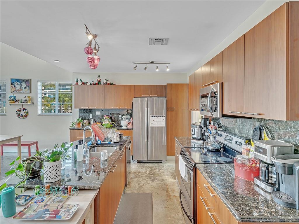 LAKE AVENUE LOFTS CONDO - Residential