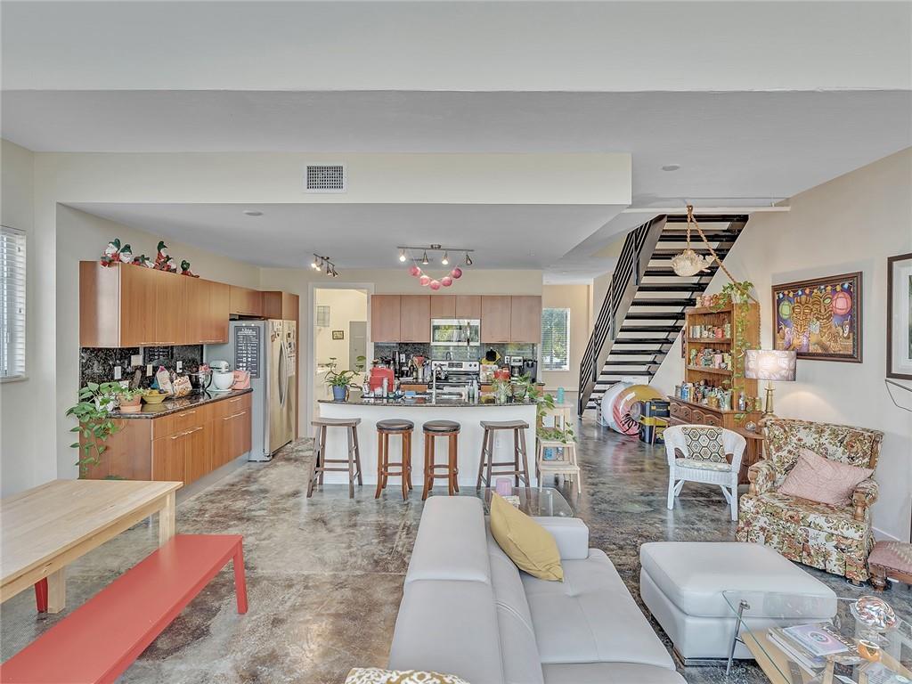 LAKE AVENUE LOFTS CONDO - Residential