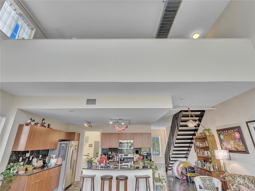 LAKE AVENUE LOFTS CONDO - Residential