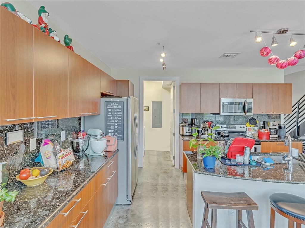 LAKE AVENUE LOFTS CONDO - Residential