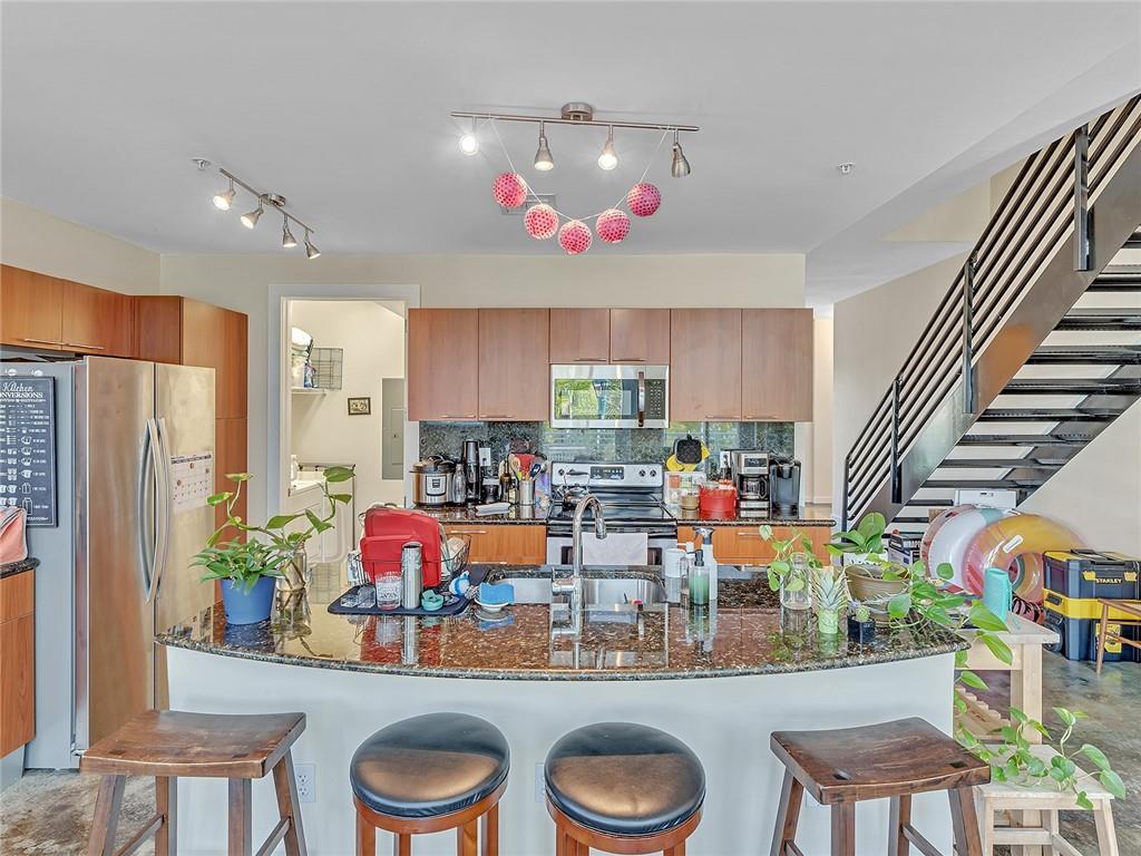 LAKE AVENUE LOFTS CONDO - Residential