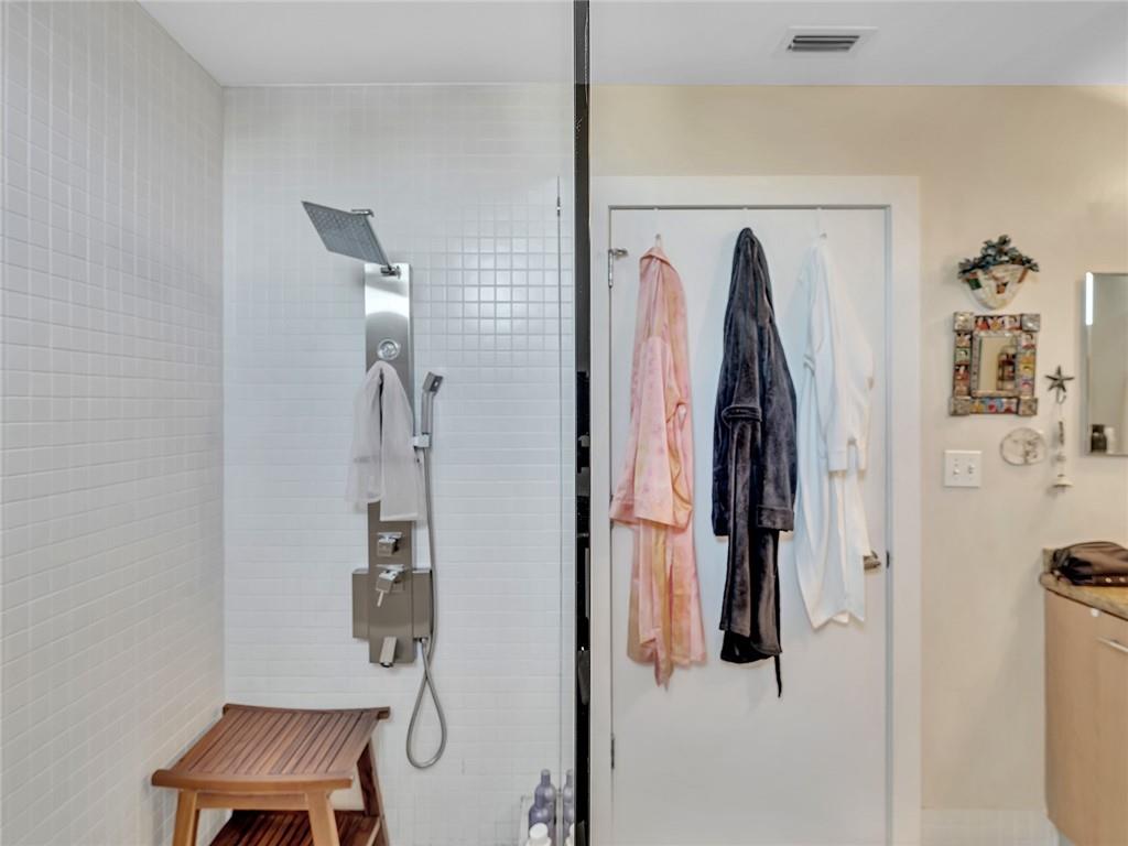 LAKE AVENUE LOFTS CONDO - Residential