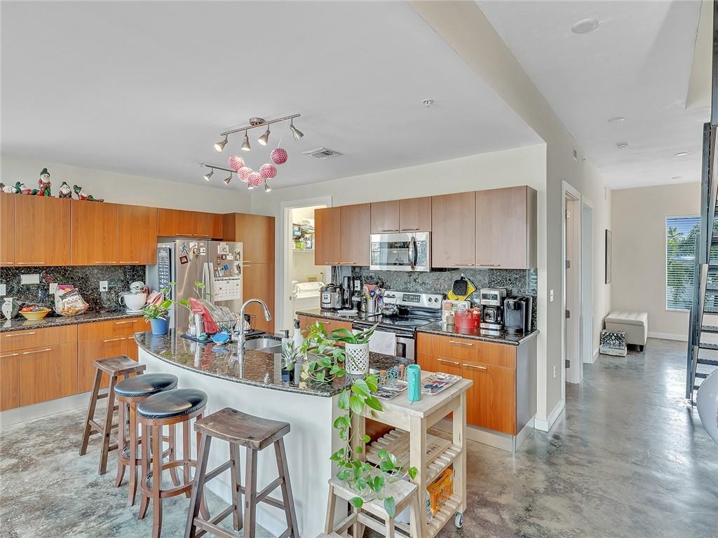 LAKE AVENUE LOFTS CONDO - Residential