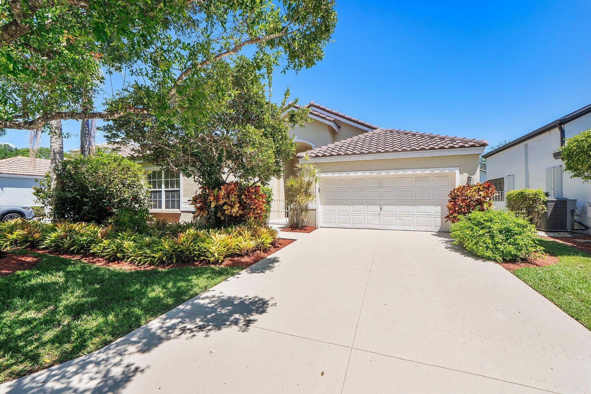 2016 Island Circle, Weston FL 33326