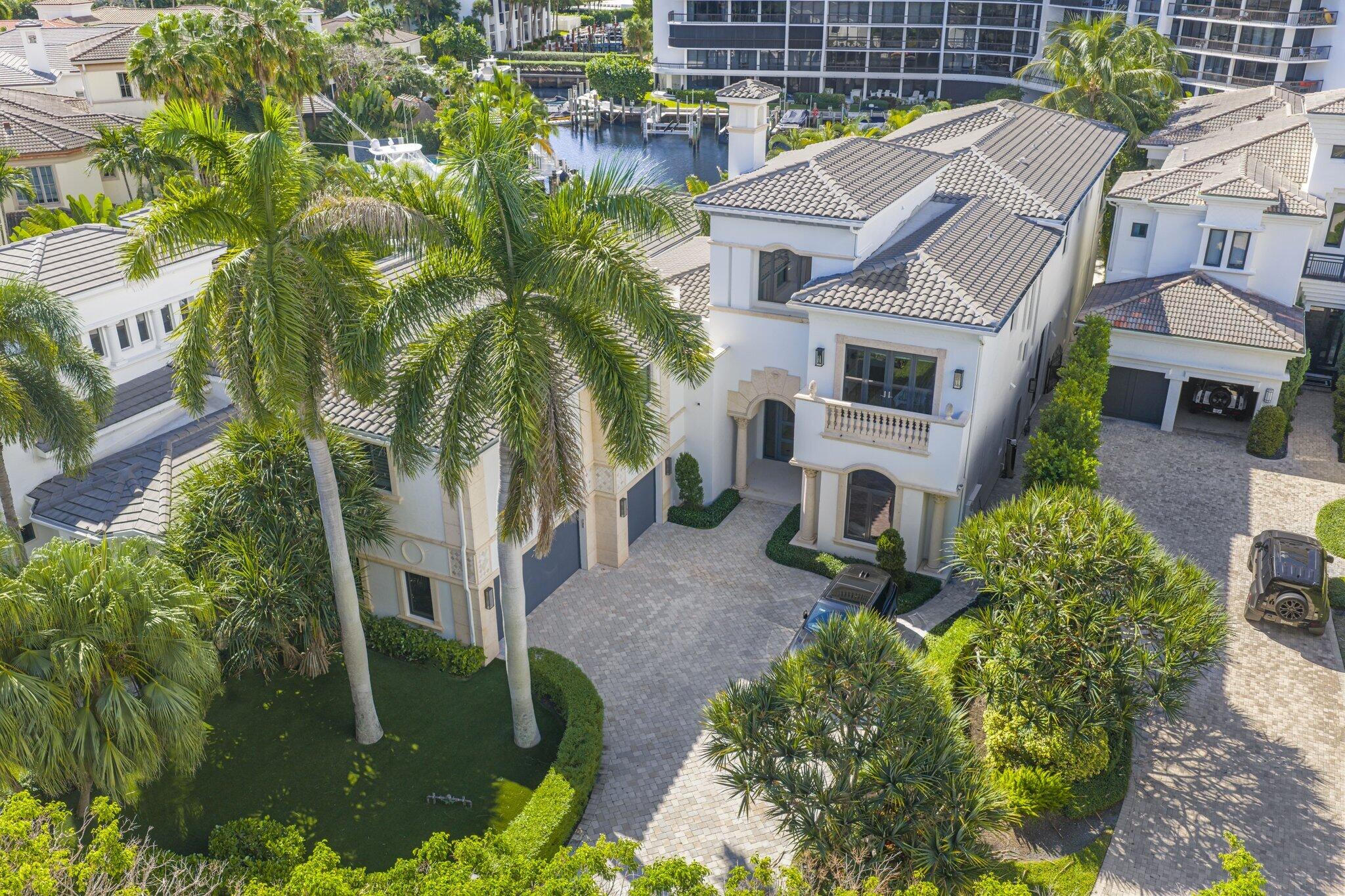 1010 Grand Court