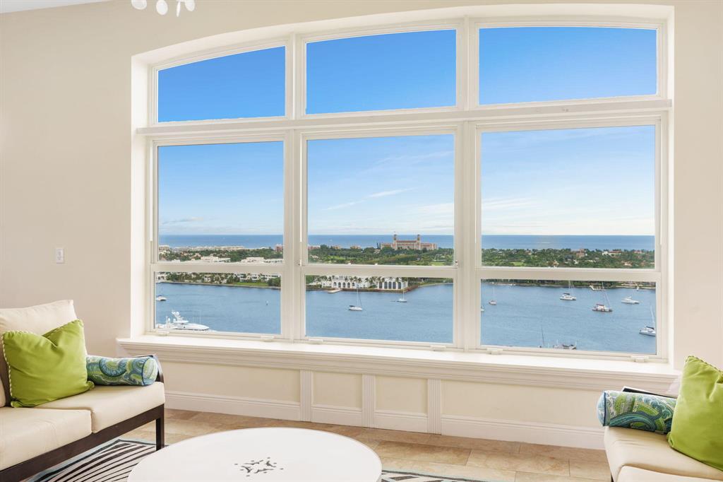 ESPLANADE GRANDE CONDO - Residential