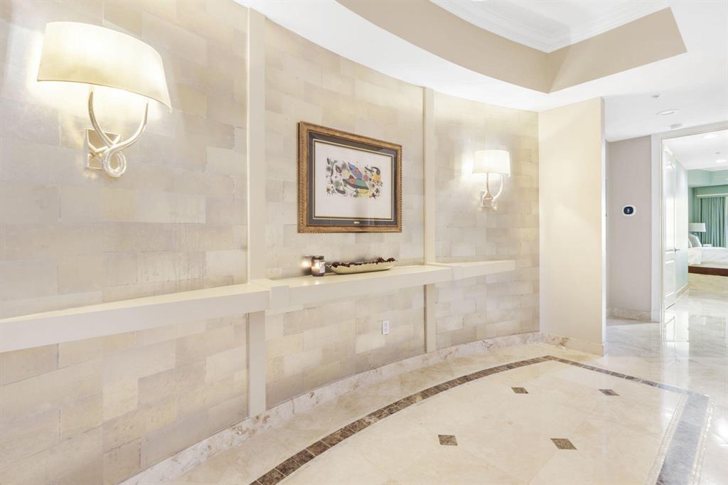 ESPLANADE GRANDE CONDO - Residential