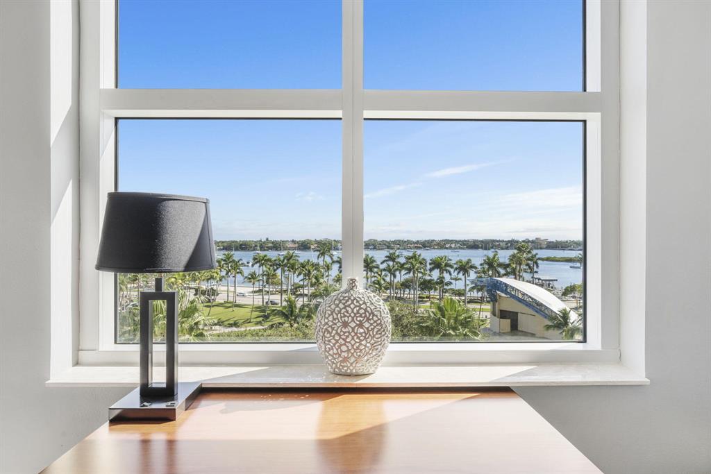 ESPLANADE GRANDE CONDO - Residential