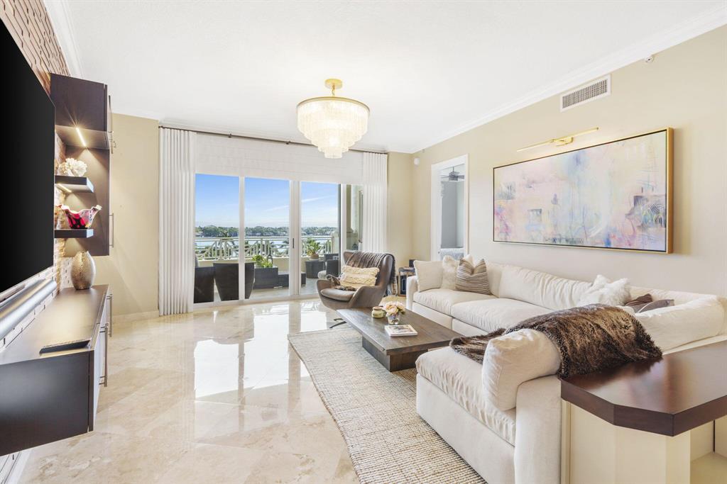 ESPLANADE GRANDE CONDO - Residential