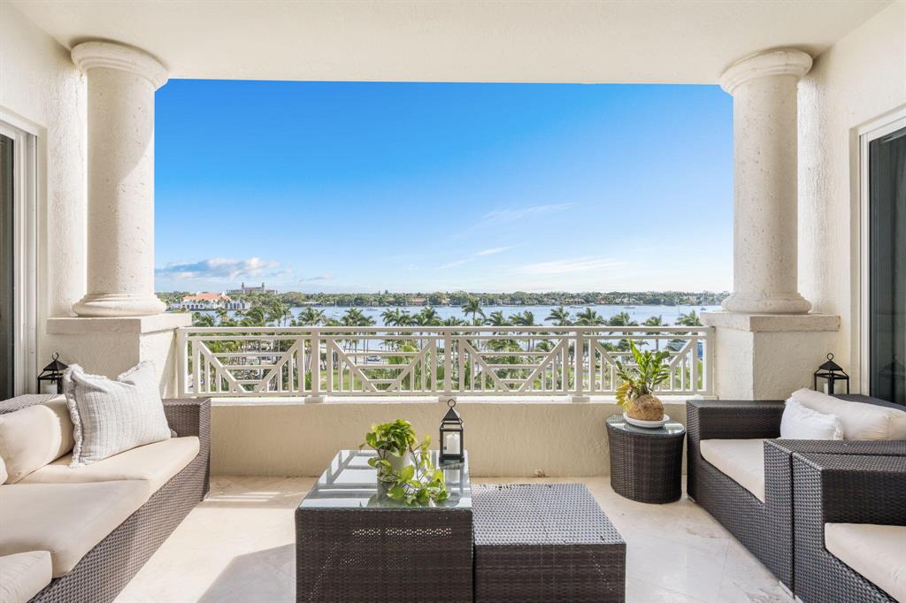 ESPLANADE GRANDE CONDO - Residential