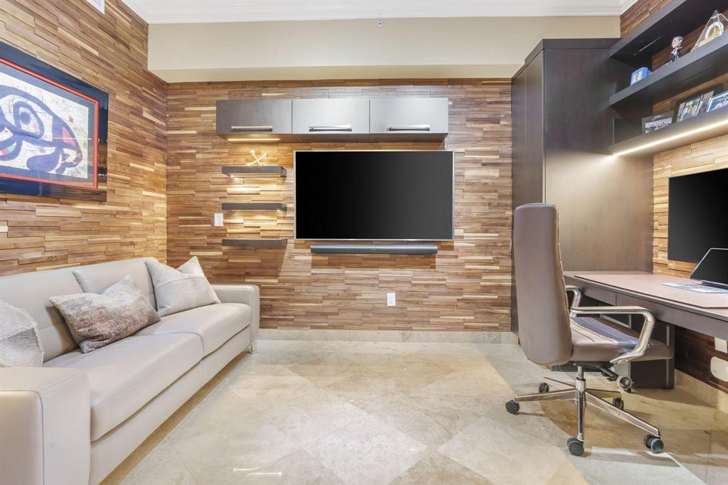 ESPLANADE GRANDE CONDO - Residential