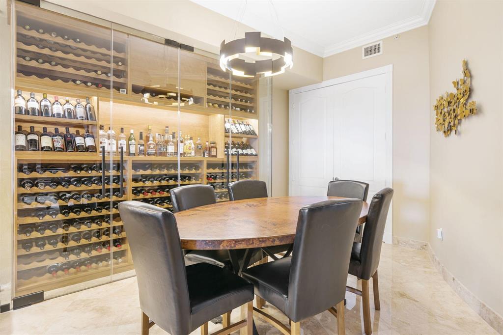 ESPLANADE GRANDE CONDO - Residential