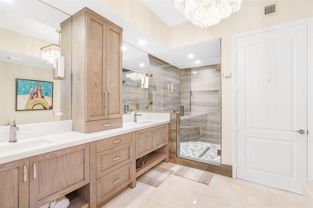 ESPLANADE GRANDE CONDO - Residential