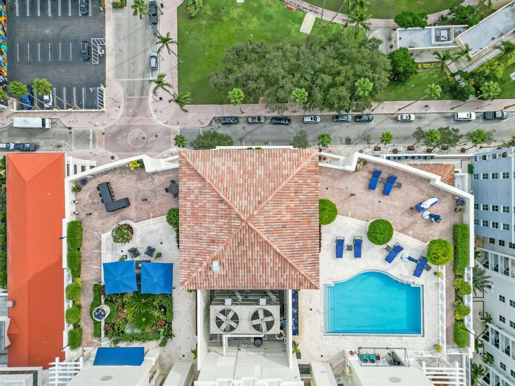 ESPLANADE GRANDE CONDO - Residential