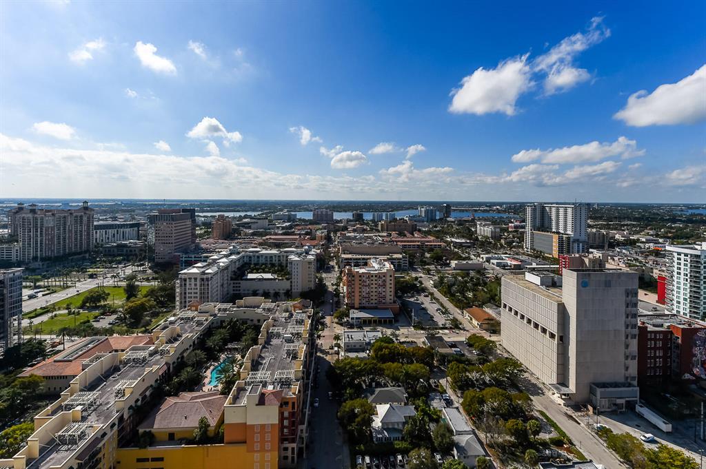 TRUMP PLAZA OF THE PALM B - Residential