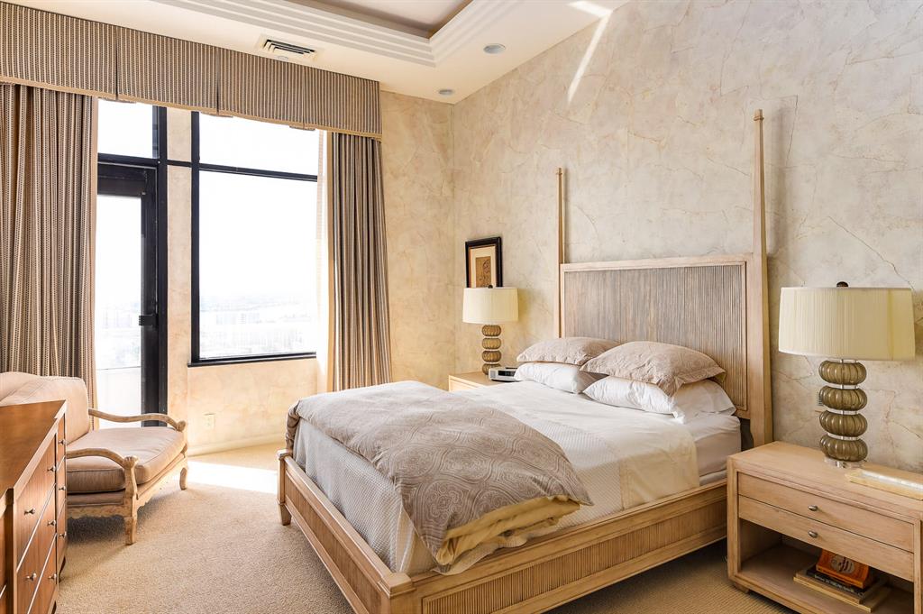 TRUMP PLAZA OF THE PALM B - Residential