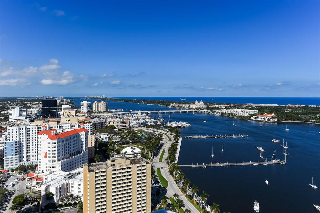 TRUMP PLAZA OF THE PALM B - Residential