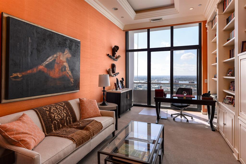 TRUMP PLAZA OF THE PALM B - Residential