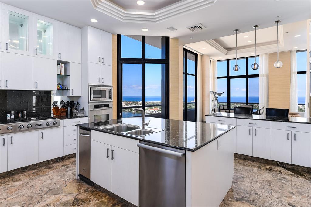 TRUMP PLAZA OF THE PALM B - Residential