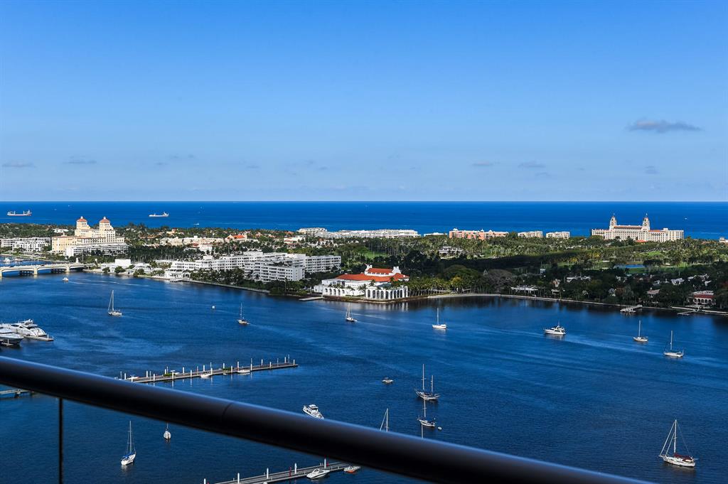 TRUMP PLAZA OF THE PALM B - Residential