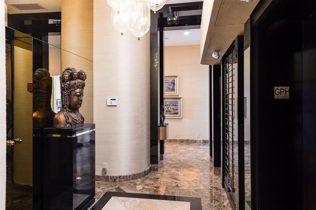 TRUMP PLAZA OF THE PALM B - Residential